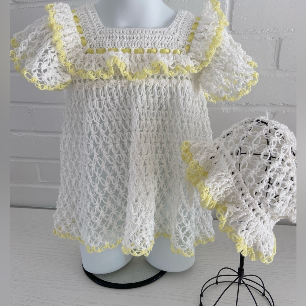 Baby Girl Classic White and Yellow Crochet Dress Size 12-18 Months